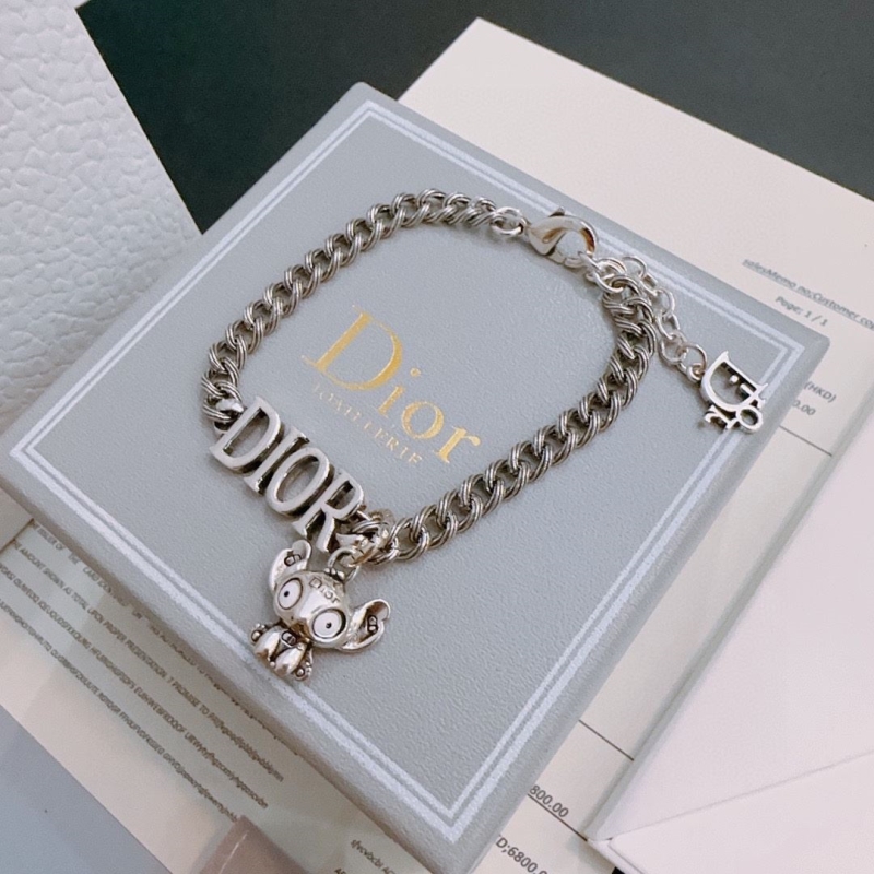 chr1st1an D10r bracelets